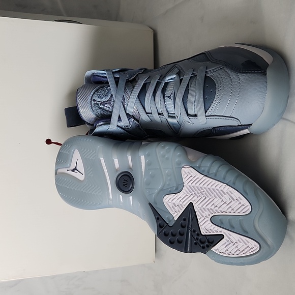 Nike women's Jumpman Two Trey size 9 1/2 - Picture 1 of 11